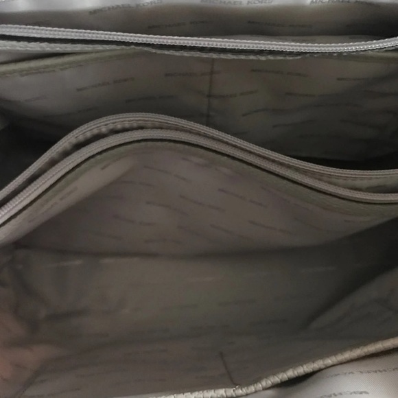 Michael Kors Riley - Picture 4 of 6